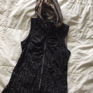 Lululemon vest with hood